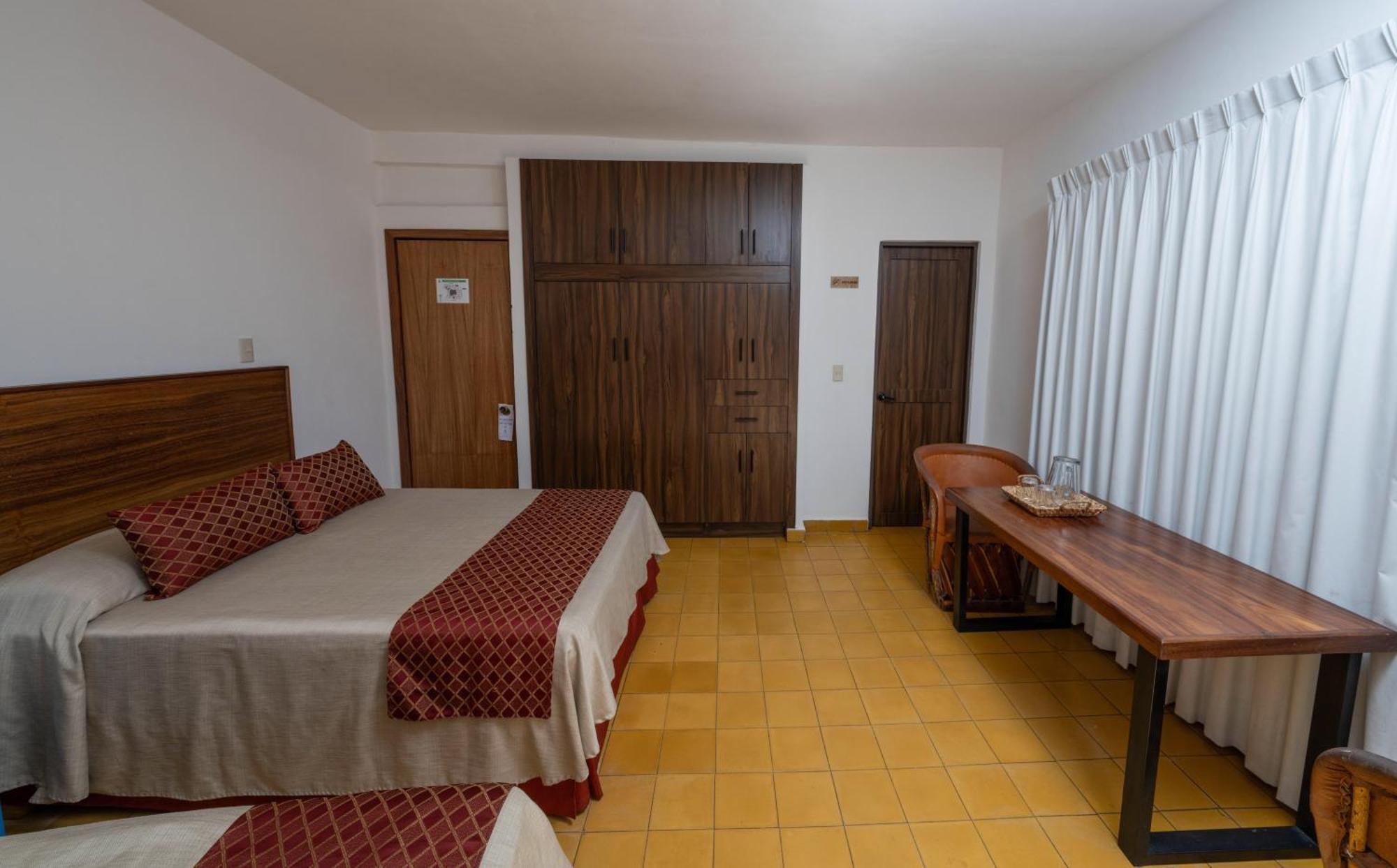 Hotel Encino Malecon Centro Puerto Vallarta Room photo