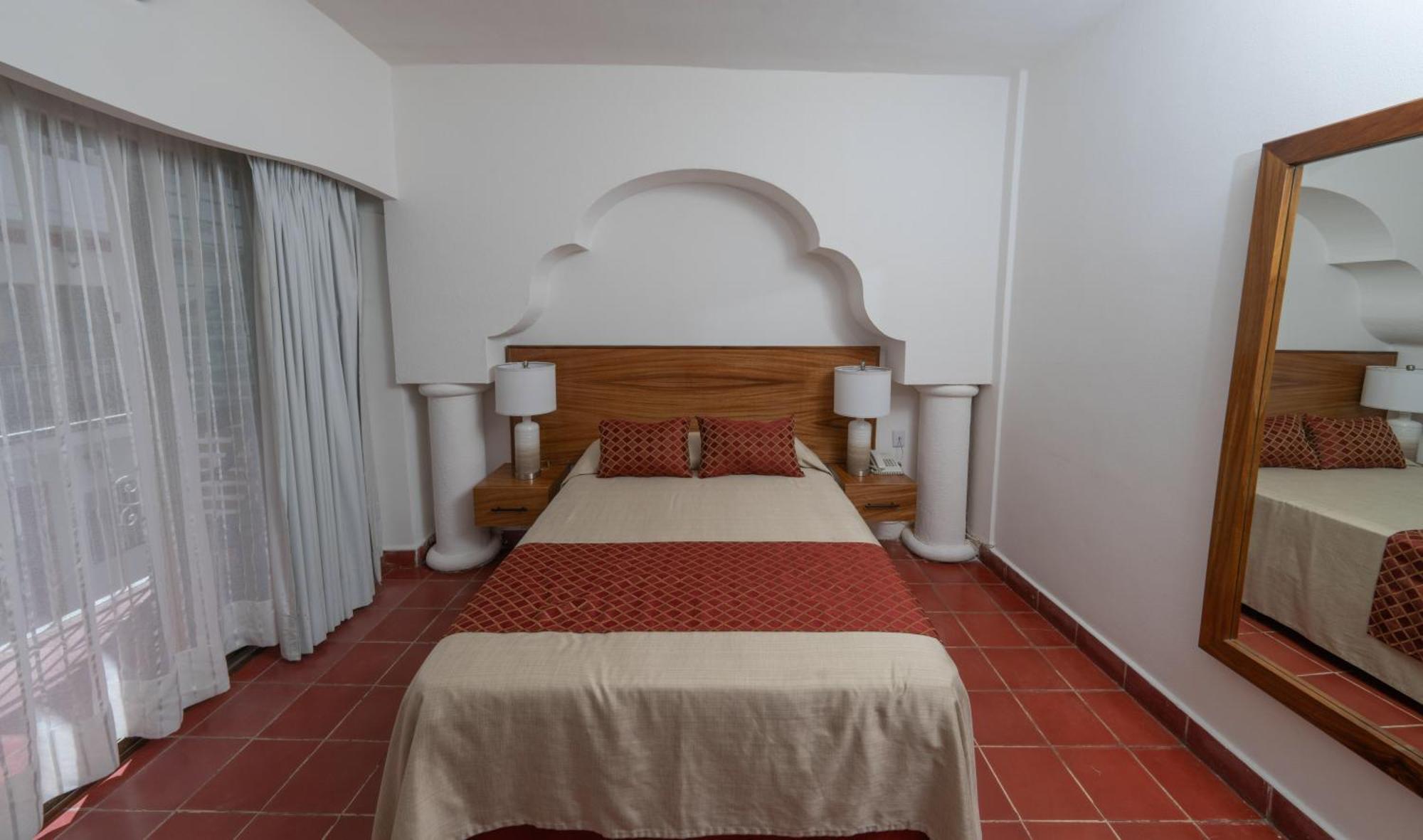 Hotel Encino Malecon Centro Puerto Vallarta Room photo