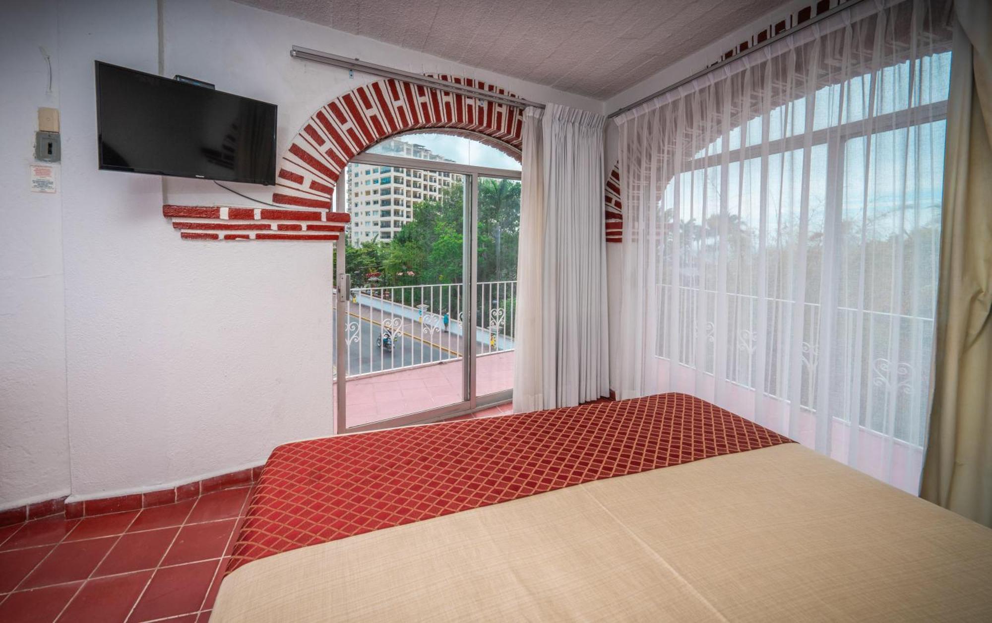 Hotel Encino Malecon Centro Puerto Vallarta Room photo